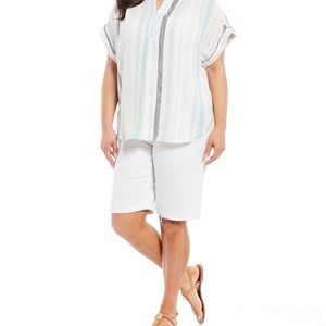 Jones New York white shorts